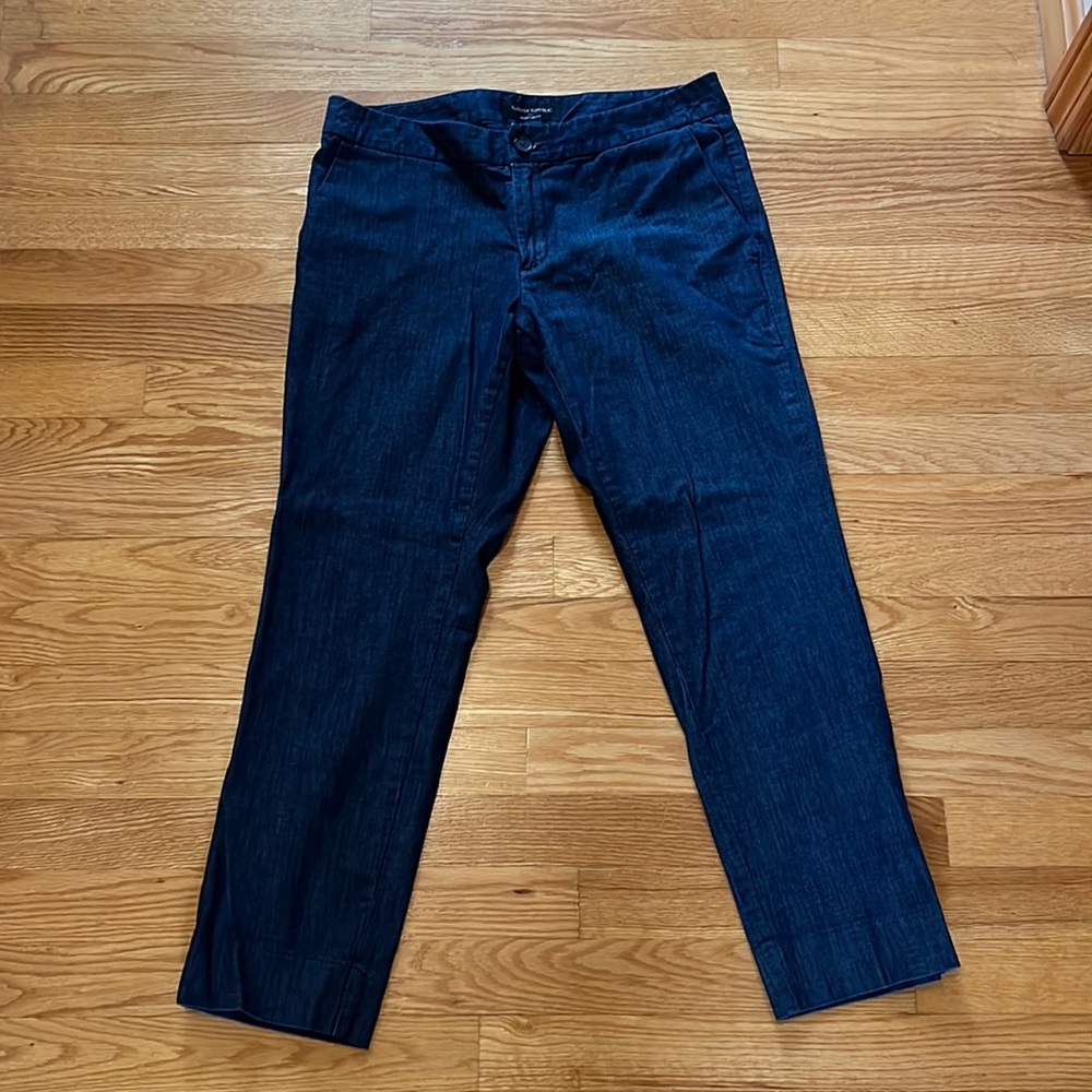 “Banana Republic” Hampton Fit Women’s Capris